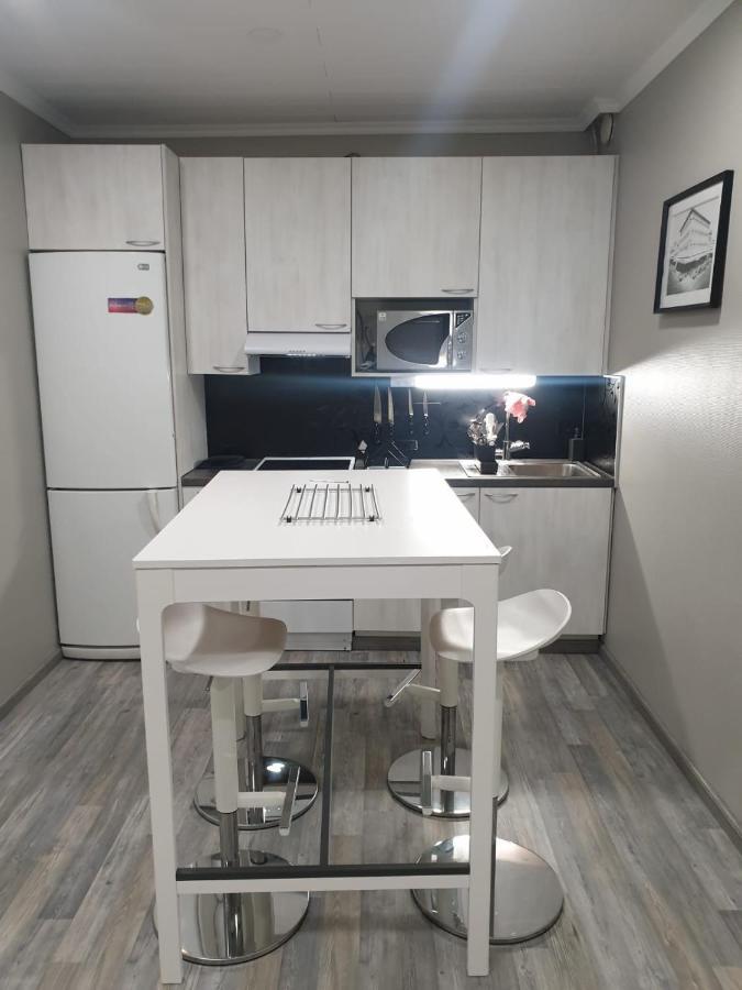 Alexi Apartments - Newly Renovated Apt In The Heart Of The City Near To Railway Station And Nokia Arena Tampere Luaran gambar